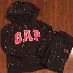 Toddler girls 2t babyGap sweatsuit